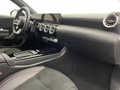 Photo 61 Mercedes Classe A  250 e 8G-DCT