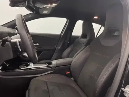 Photo 14 Mercedes Classe A  250 e 8G-DCT