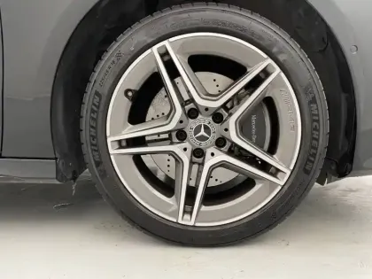 Photo 43 Mercedes Classe A  250 e 8G-DCT