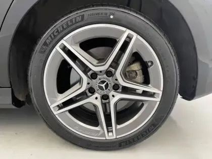 Photo 16 Mercedes Classe A  250 e 8G-DCT