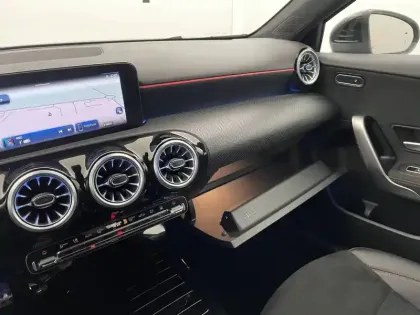 Photo 63 Mercedes Classe A  250 e 8G-DCT