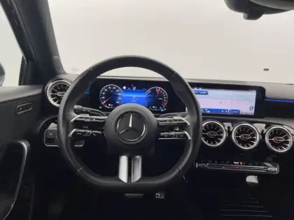 Photo 52 Mercedes Classe A  250 e 8G-DCT