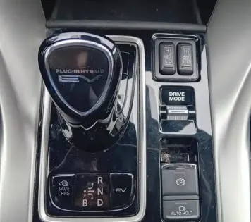 Photo 10 Mitsubishi Eclipse  Cross 2.4 MIVEC PHEV Twin Motor 4WD Business