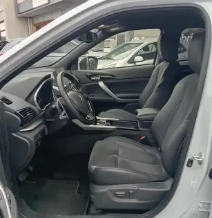 Photo 5 Mitsubishi Eclipse  Cross 2.4 MIVEC PHEV Twin Motor 4WD Business