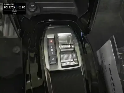 Photo 13 Peugeot 208  Hybrid 136 e-DCS6