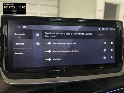 Photo 24 Peugeot 208  Hybrid 136 e-DCS6