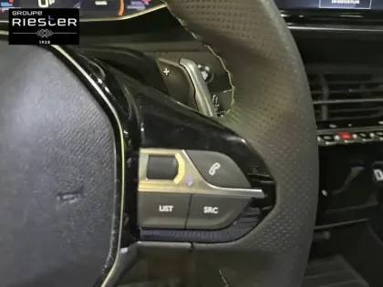 Photo 19 Peugeot 208  Hybrid 136 e-DCS6