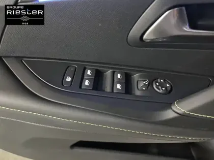 Photo 14 Peugeot 208  Hybrid 136 e-DCS6