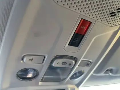 Photo 33 Peugeot 208  Electrique 50 kWh 136ch