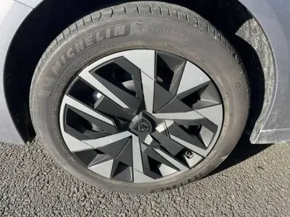 Photo 42 Peugeot 208  Electrique 50 kWh 136ch