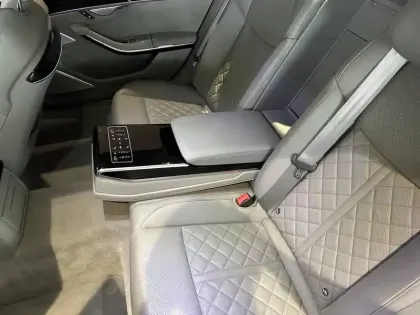 Photo 24 Audi A8  L 60 TFSI e Tiptronic 8 Quattro