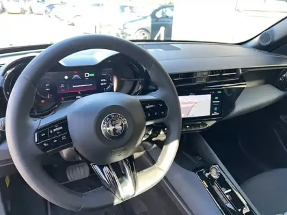 Photo 9 Alfa Romeo Junior  Elettrica 156 ch