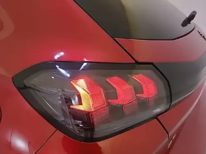 Photo 16 Peugeot 208  PureTech 100 S&S BVM6