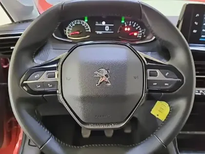 Photo 8 Peugeot 208  PureTech 100 S&S BVM6