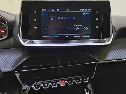 Photo 18 Peugeot 208  PureTech 100 S&S BVM6