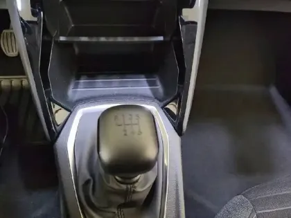 Photo 13 Peugeot 208  PureTech 100 S&S BVM6