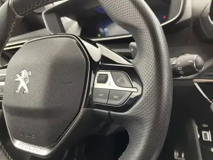 Photo 28 Peugeot 2008  PureTech 130 S&S EAT8