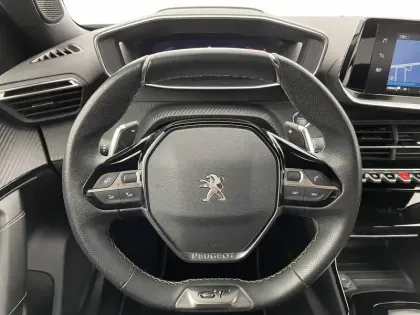 Photo 22 Peugeot 2008  PureTech 130 S&S EAT8