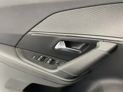 Photo 27 Peugeot 2008  PureTech 130 S&S EAT8