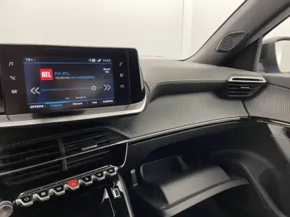 Photo 26 Peugeot 2008  PureTech 130 S&S EAT8