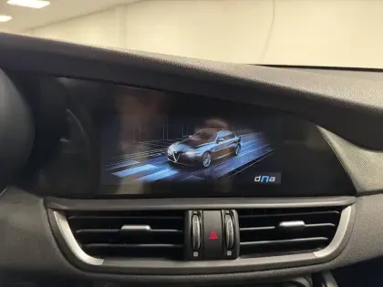 Photo 139 Alfa Romeo Giulia  2.2 190 ch AT8