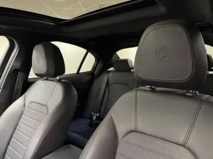 Photo 150 Alfa Romeo Giulia  2.2 190 ch AT8