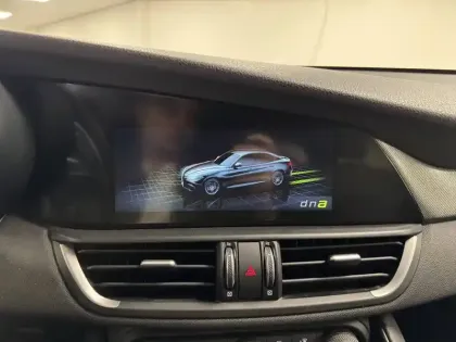 Photo 86 Alfa Romeo Giulia  2.2 190 ch AT8