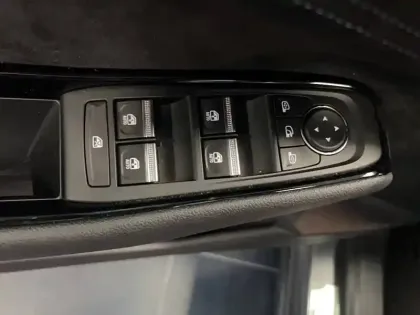 Photo 13 Renault Austral  E-Tech full hybrid 200 GSR2