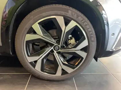 Photo 37 Renault Austral  E-Tech full hybrid 200 GSR2