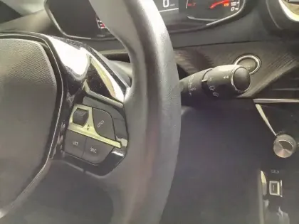 Photo 20 Peugeot 208  PureTech 100 S&S BVM6