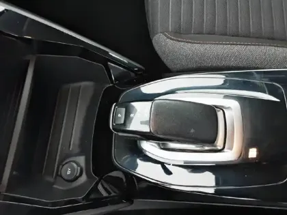 Photo 33 Peugeot 208  Electrique 50 kWh 136ch