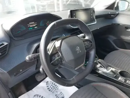 Photo 8 Peugeot 208  Electrique 50 kWh 136ch