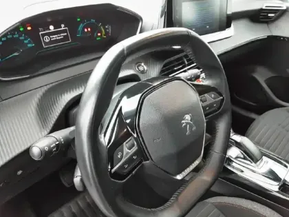 Photo 28 Peugeot 208  Electrique 50 kWh 136ch