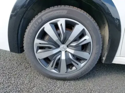 Photo 12 Peugeot 208  Electrique 50 kWh 136ch