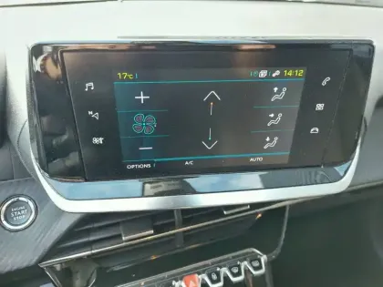 Photo 19 Peugeot 208  Electrique 50 kWh 136ch