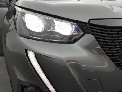 Photo 15 Peugeot 2008  PureTech 100 S&S BVM6