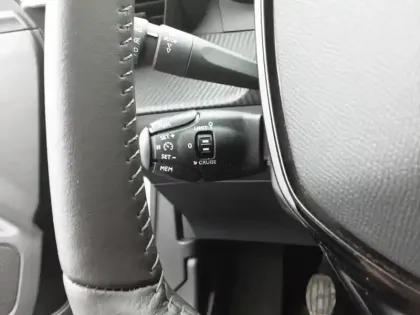 Photo 17 Peugeot 2008  PureTech 100 S&S BVM6