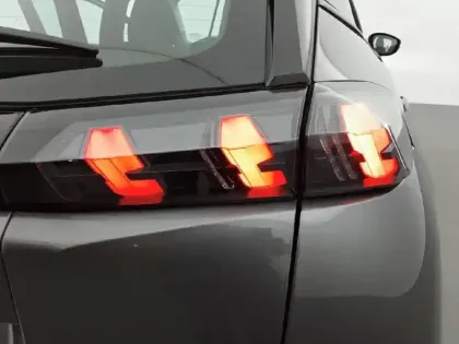 Photo 16 Peugeot 2008  PureTech 100 S&S BVM6