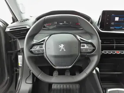 Photo 8 Peugeot 2008  PureTech 100 S&S BVM6