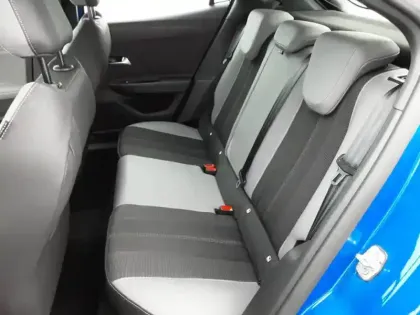 Photo 11 Opel Mokka  Electrique 136 ch & Batterie 50 kWh