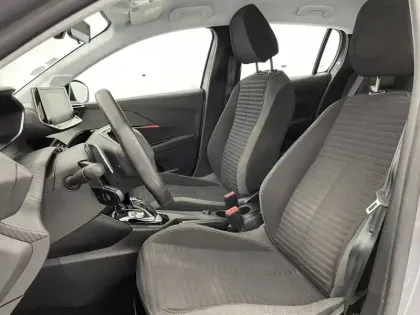 Photo 45 Peugeot 208  PureTech 100 S&S EAT8