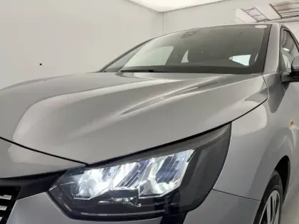 Photo 30 Peugeot 208  PureTech 100 S&S EAT8