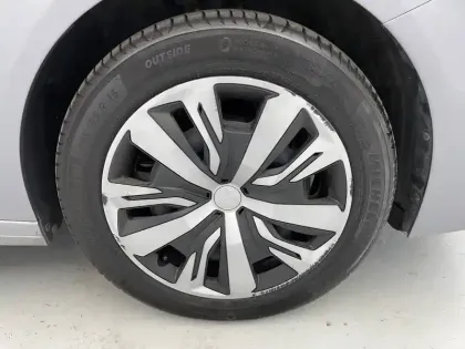 Photo 49 Peugeot 208  PureTech 100 S&S EAT8