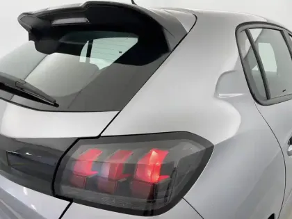 Photo 87 Peugeot 208  PureTech 100 S&S EAT8