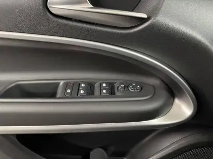 Photo 66 Jeep Avenger  115 kW 4x2