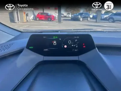 Photo 13 Toyota Prius Hybride Rechargeable 223ch Design PHE