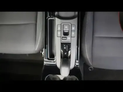 Photo 16 Toyota Prius Hybride Rechargeable 223ch Dynamic PH