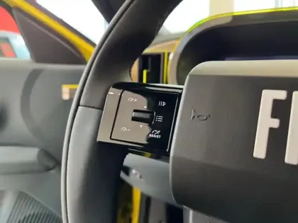 Photo 8 Fiat Grande Panda  Electrique 113ch La Prima