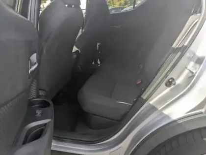 Photo 6 Toyota C-HR  122h Graphic 2WD E-CVT