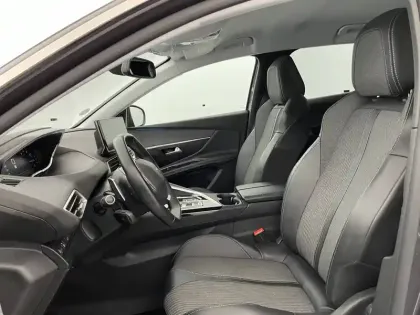 Photo 13 Peugeot 3008  Puretech 130ch S&S EAT8